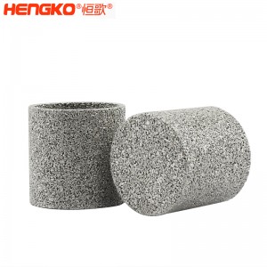 恒歌粉末燒結(jié)不銹鋼濾筒防塵透氣濾芯濾精準(zhǔn)度準(zhǔn)確耐腐蝕易清洗壽命長(zhǎng)，應(yīng)用于制藥行業(yè)