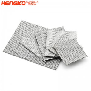 源頭廠(chǎng)家供應(yīng)不銹鋼五層燒結(jié)網(wǎng)濾板耐腐蝕,應(yīng)用于泥沙污水處理